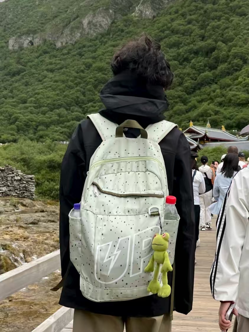 情侣党必入！这书包时髦又能装