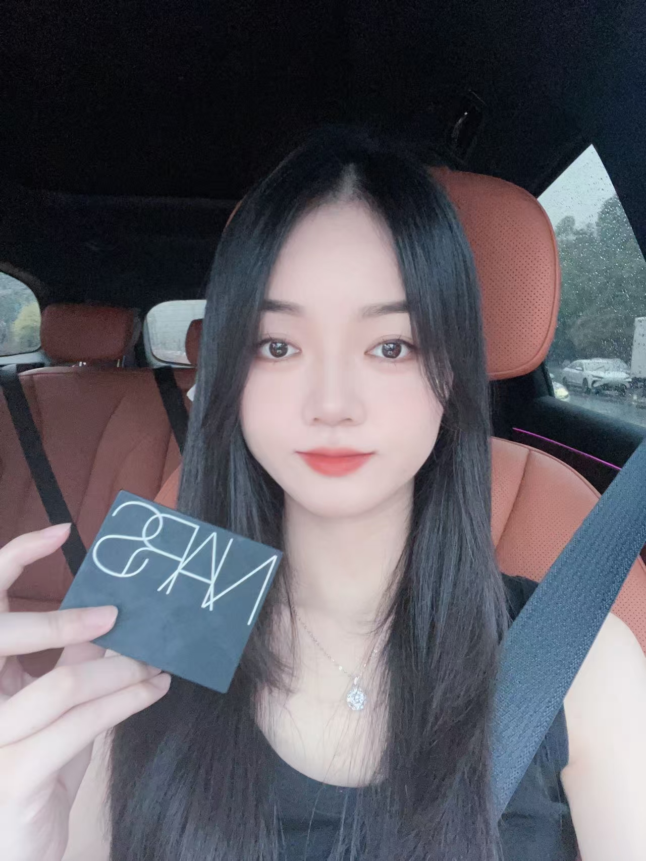出门不脱妆还得靠NARS大白饼～