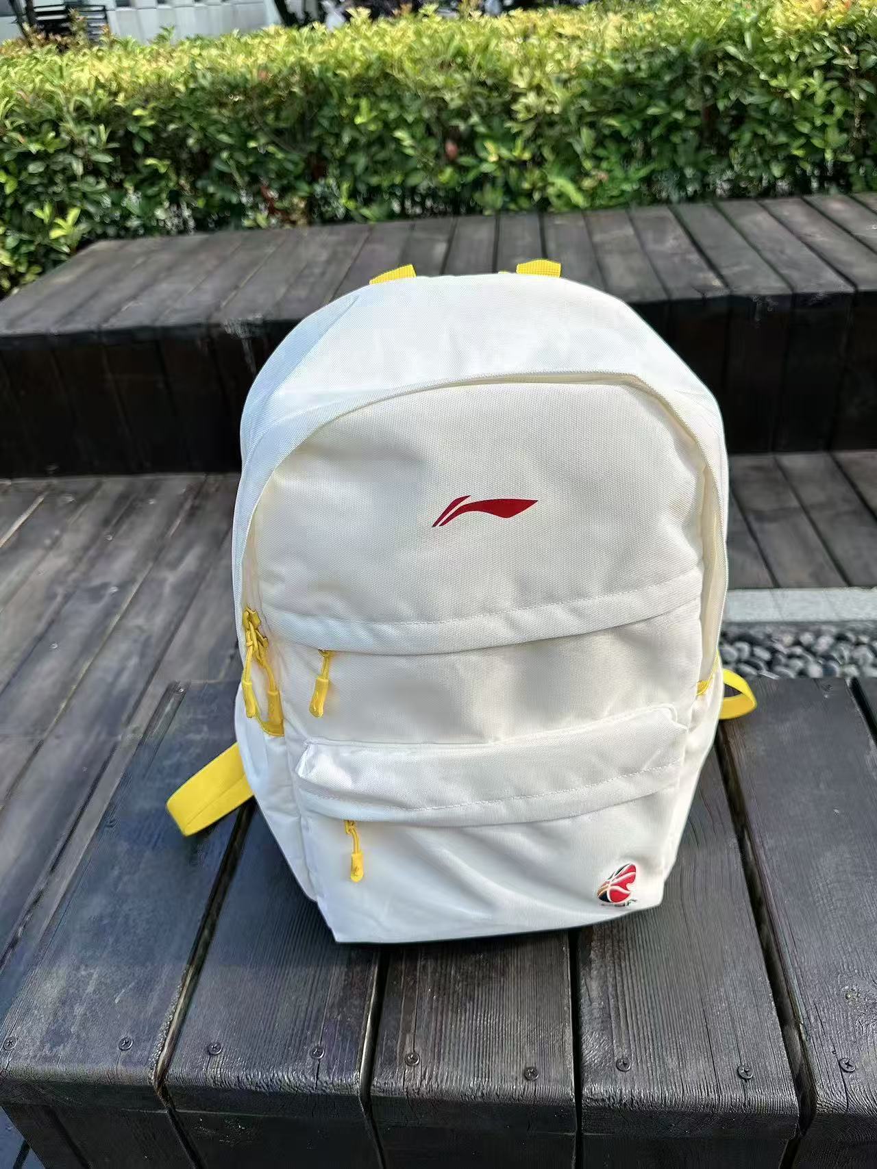 这李宁双肩包也太适合日常了🎒
