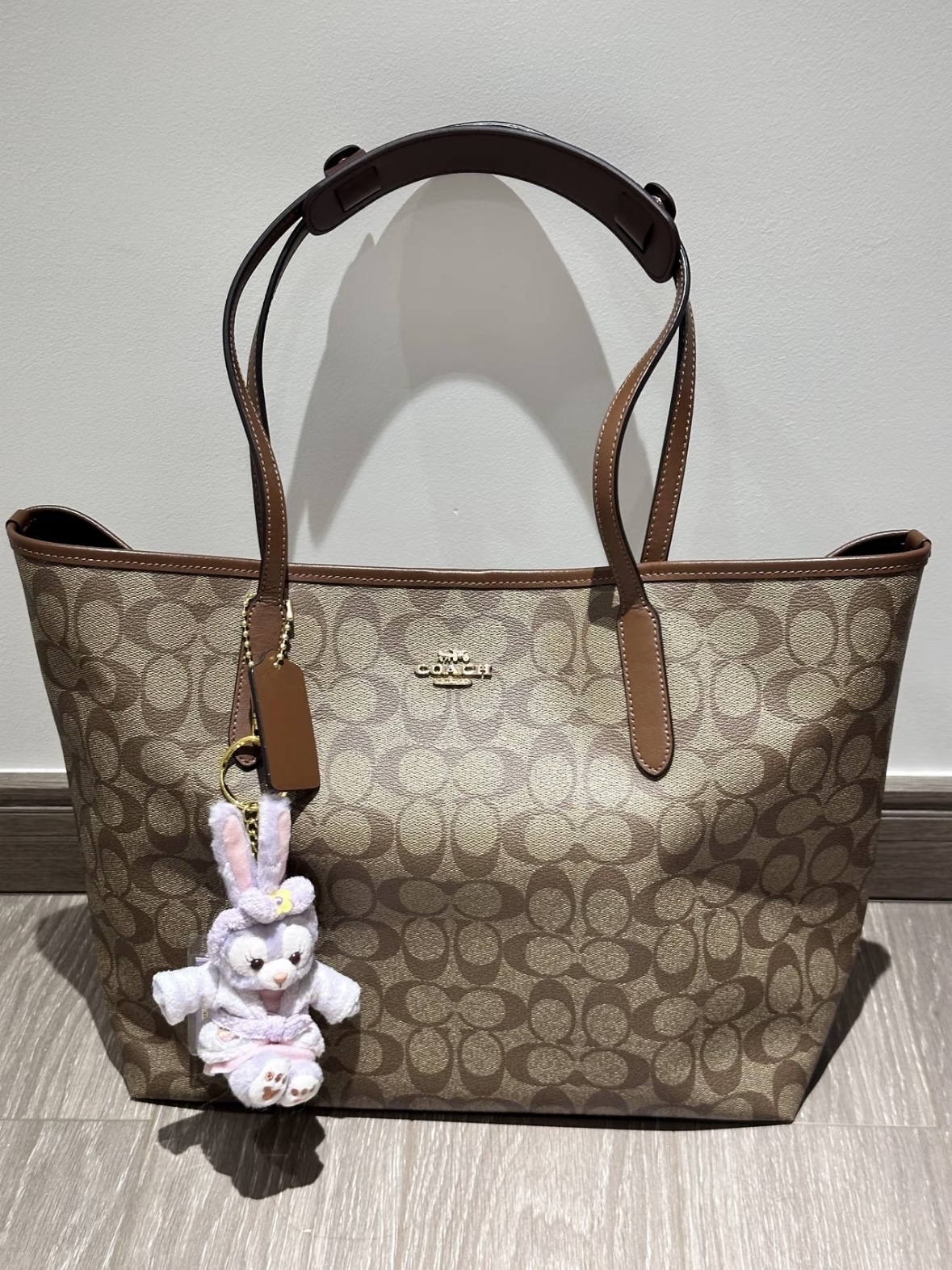 一拎即走的时髦小心机，双面背出双倍美！👜✨