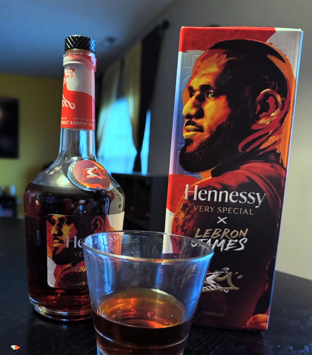 酒友快看！这款限定酒很有料🥃