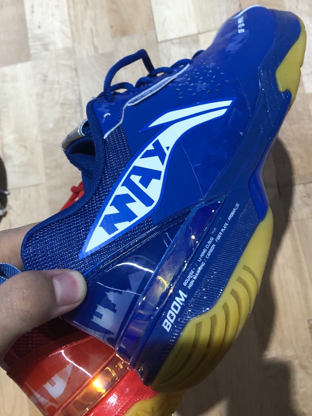 这款李宁的刀锋Max个人来讲是我觉得目前