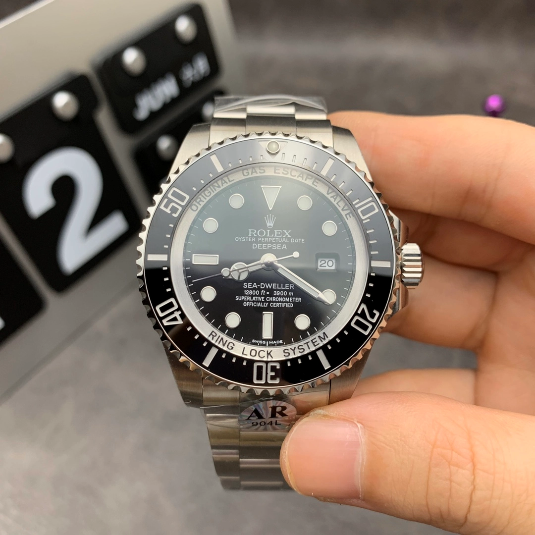 ⌚️当 “深海硬汉” 戴上劳力士海使，太帅啦