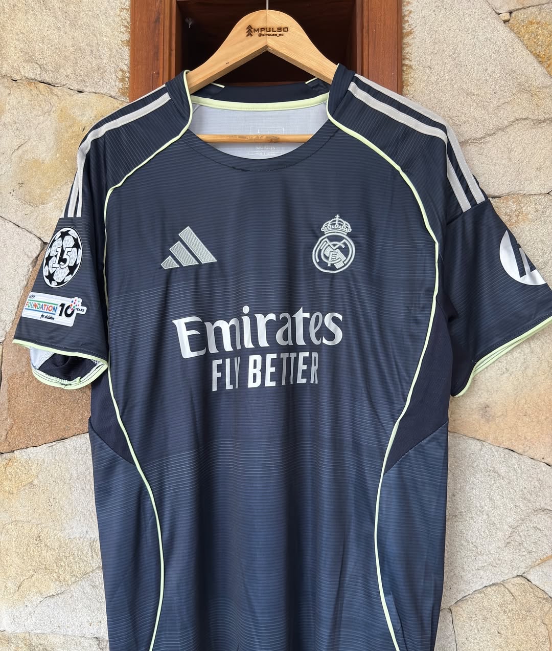 美凌格狂喜！这件暗蓝色球衣日常看球都好穿⚽️