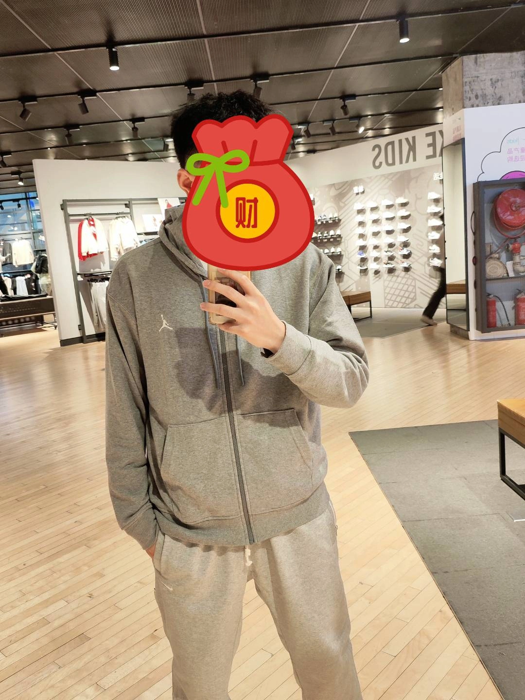 乔丹这件卫衣，真的让我失望透顶！