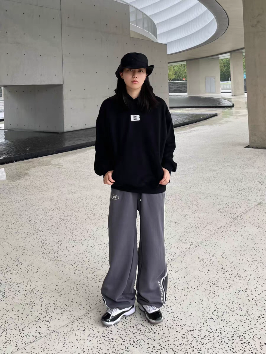 后悔没有早点发现这款质感很不错的卫衣！