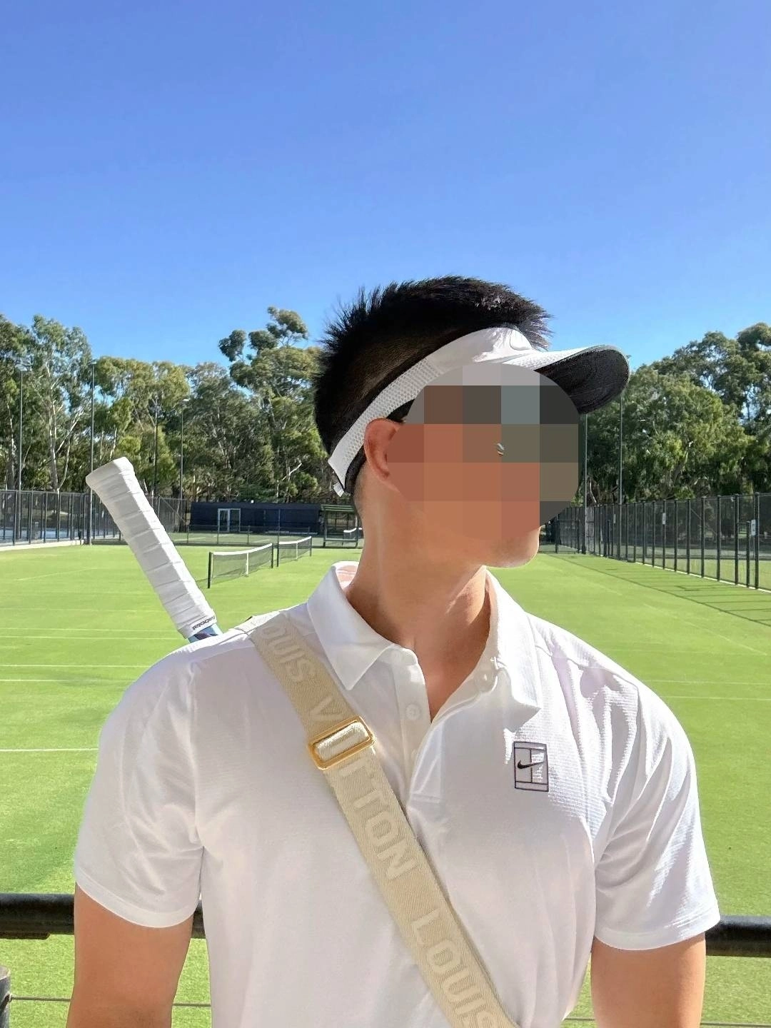 Nike Court T：运动场の反光板！