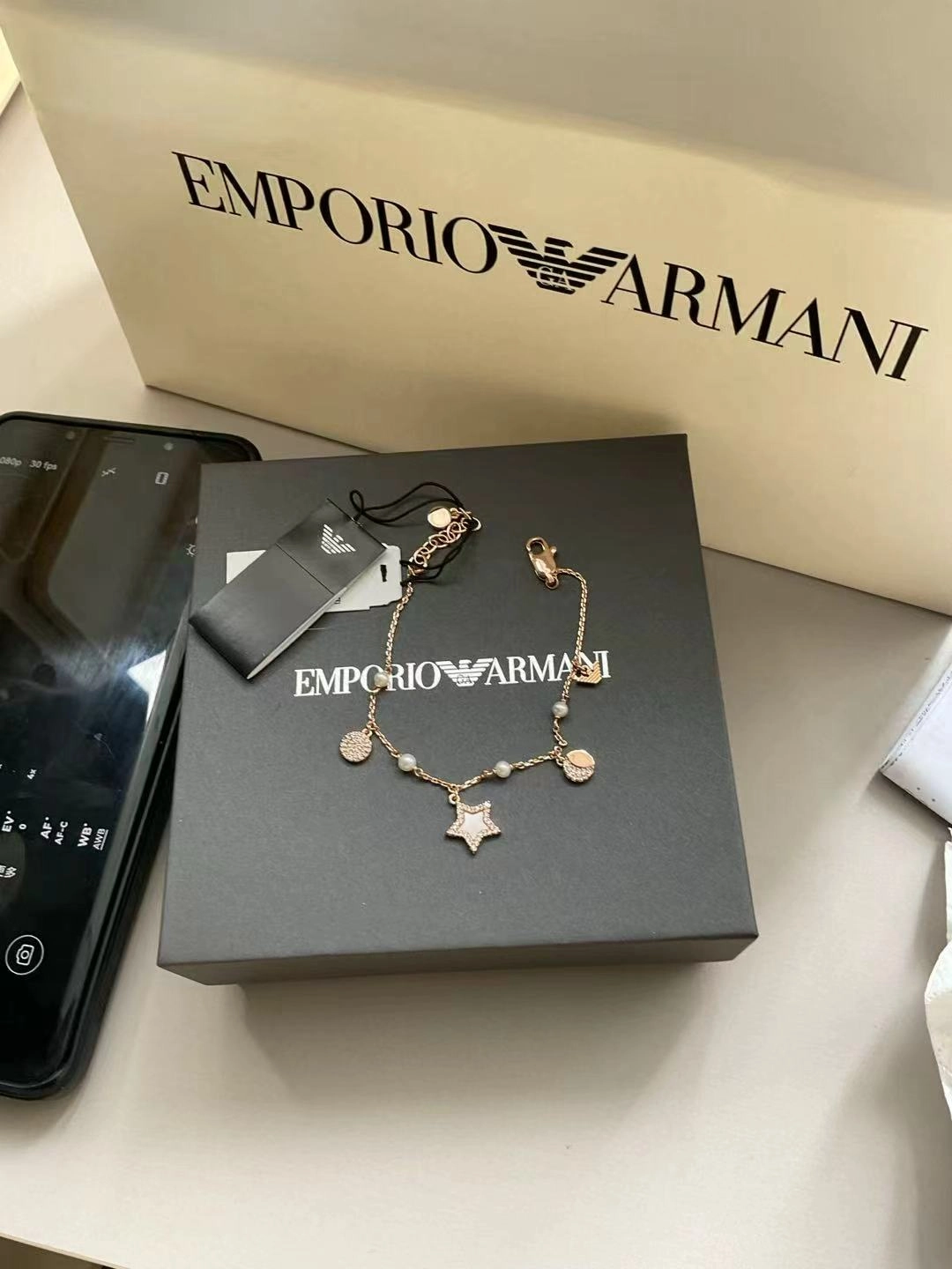 送礼不踩雷💝 这条手链精致又显档次✨