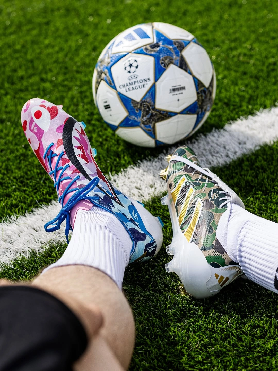 潮酷联名足球鞋，配色不单调啦⚽