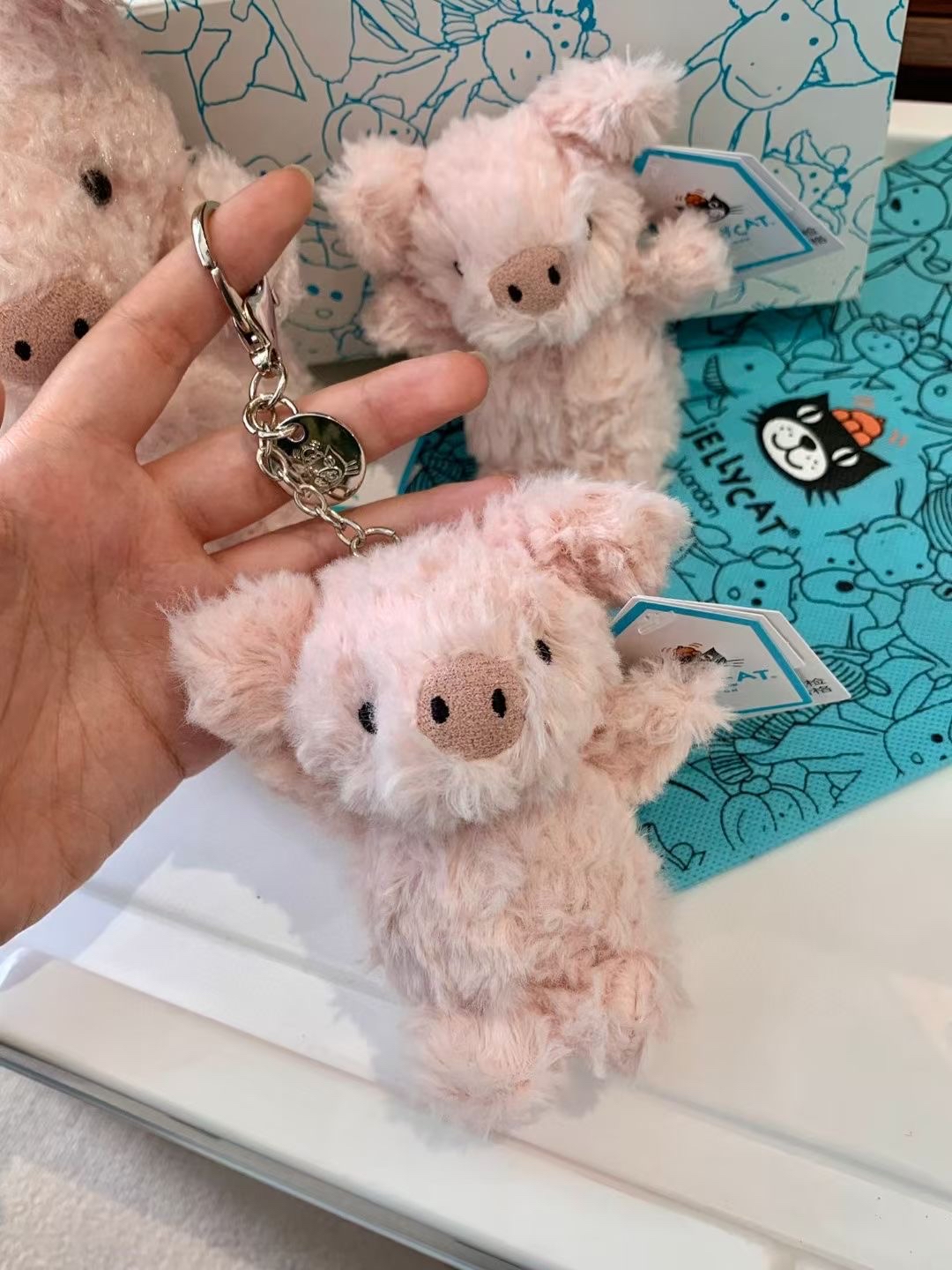 被男友送的粉猪挂件戳中少女心💖