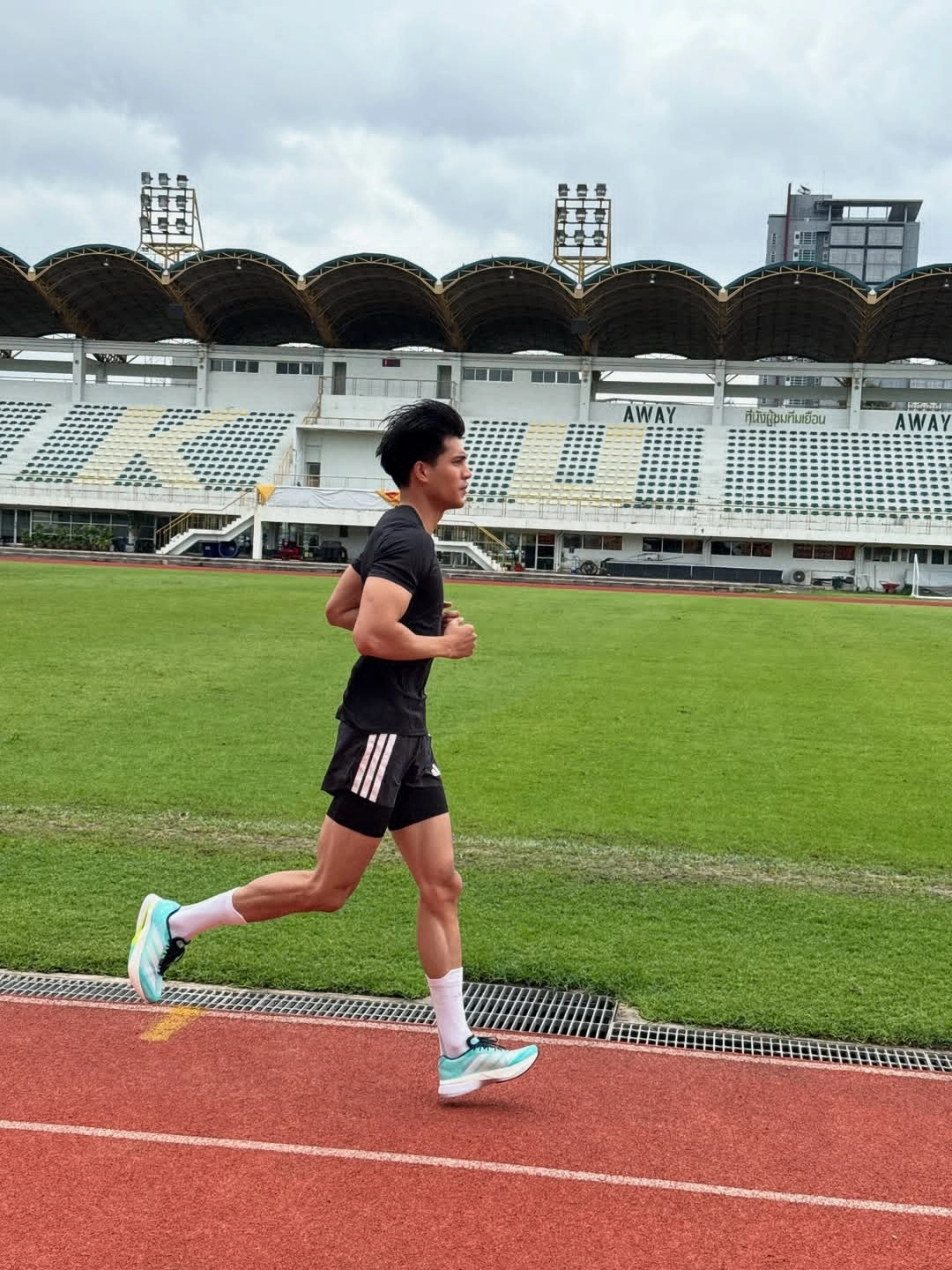 跑5公里选它！阿迪新款跑鞋有点东西❗
