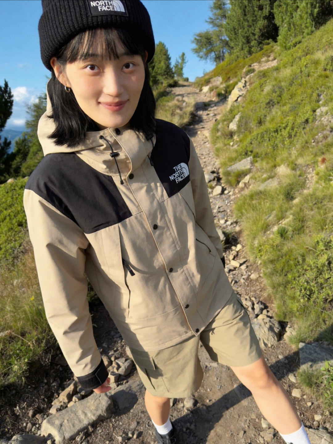 🍂秋天穿上貌美冲锋衣一起去户外吧!⛰️
