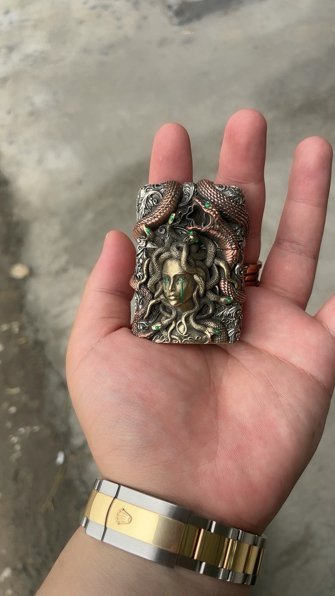 金属感十足，精致到舍不得用