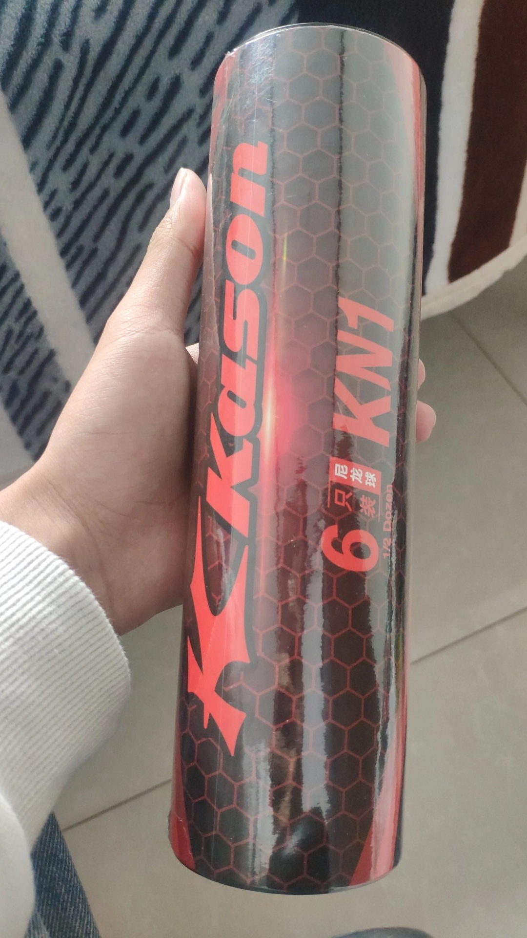 球落在拍上的声音真响啊！