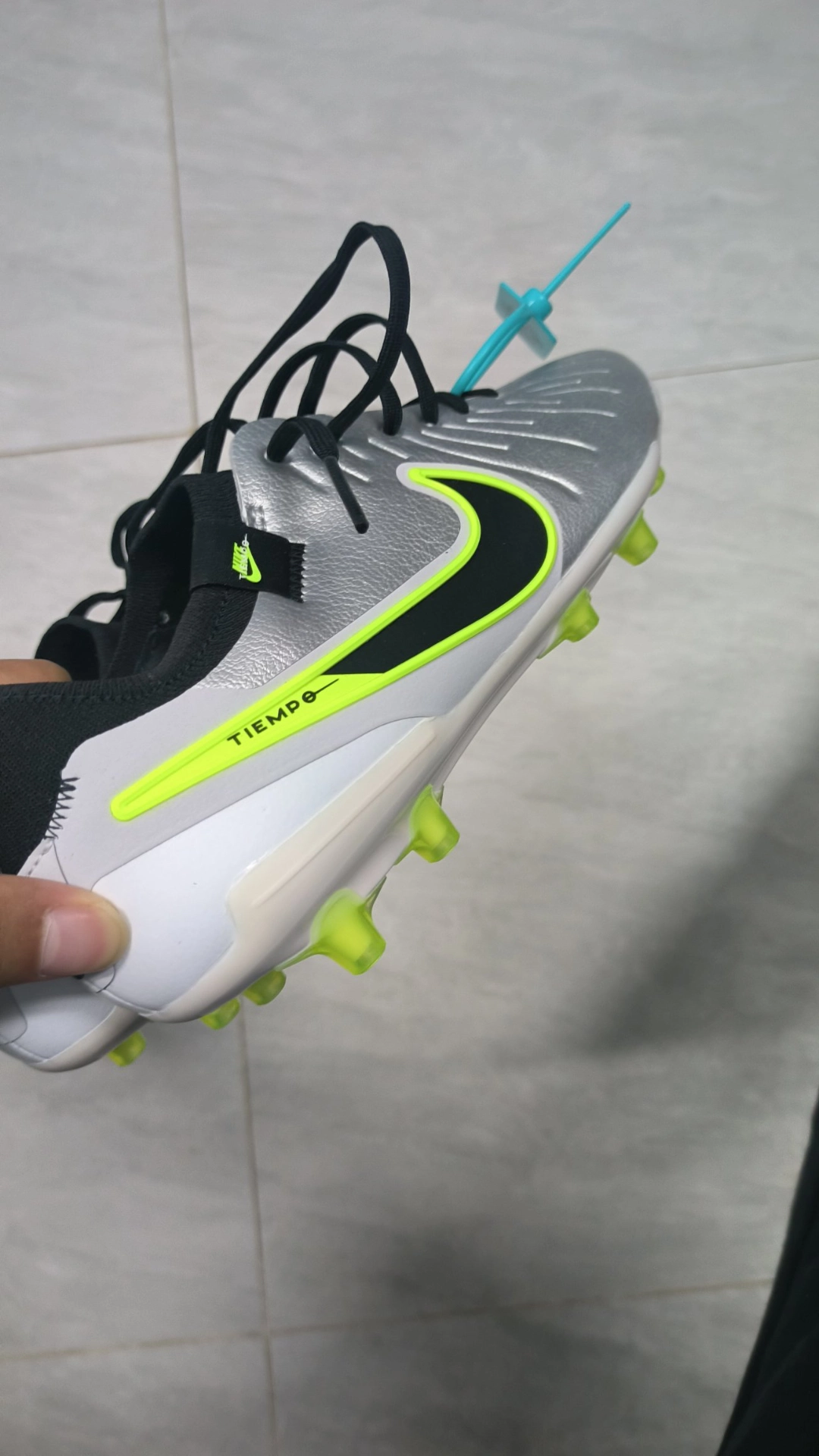 耐克传奇足球鞋，实战性能咋样⚽