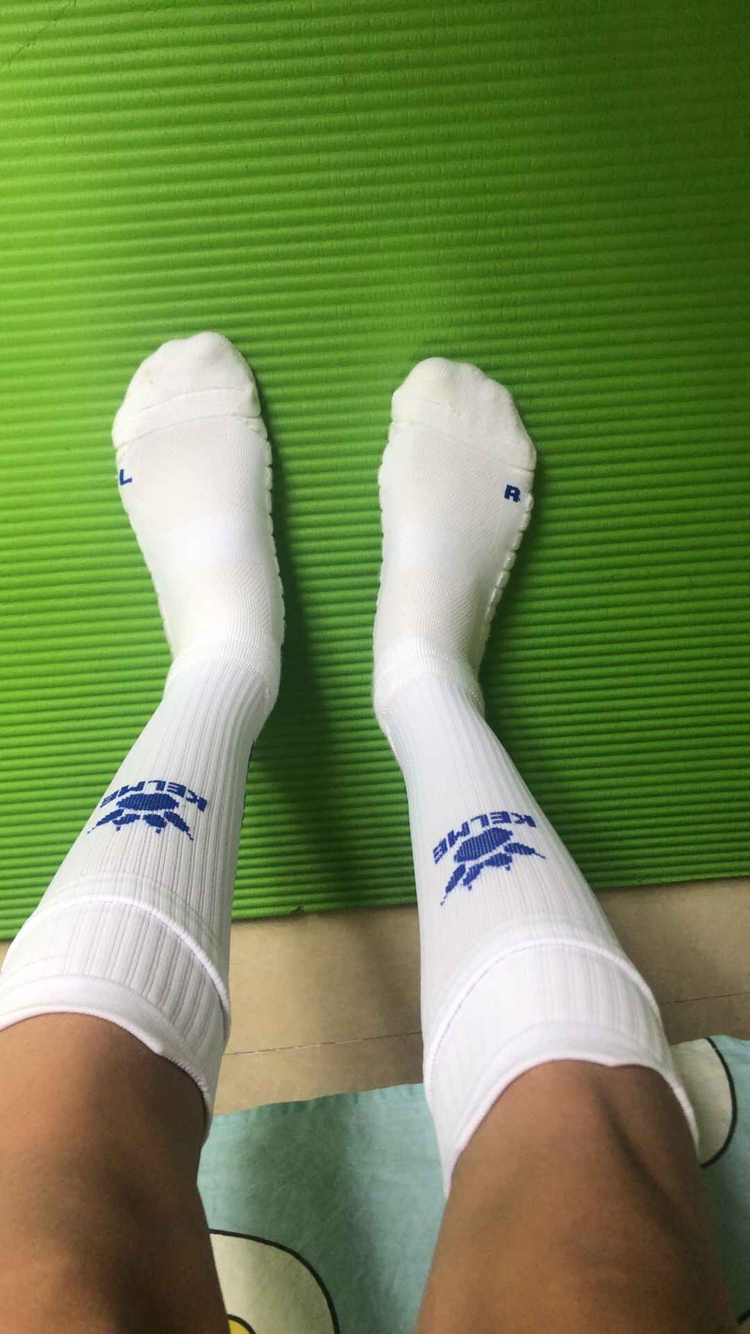 卡尔美中筒袜，解锁舒适新体验