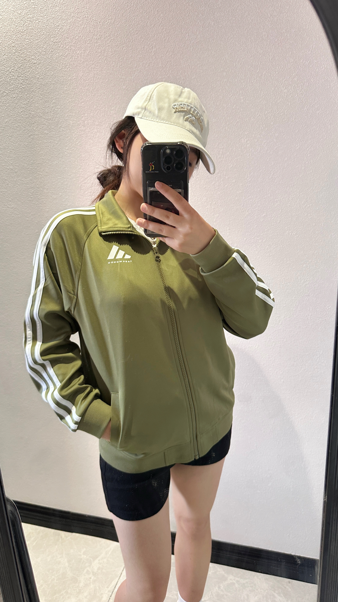橄榄绿+三条杠，我找到了本命秋外套🥼