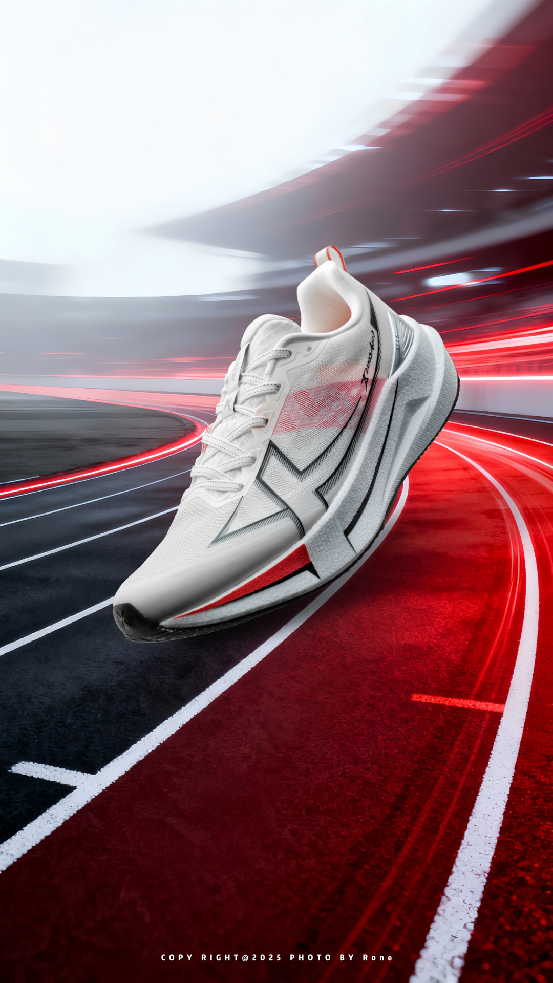 这双跑鞋让我跑得更快更稳!特步两千公里5代上脚体验