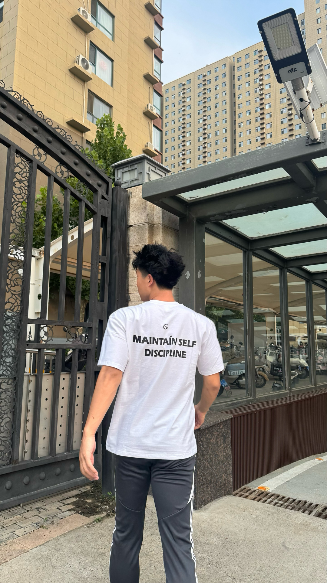 夏日运动风短袖，微胖男生也能穿出清爽感😎