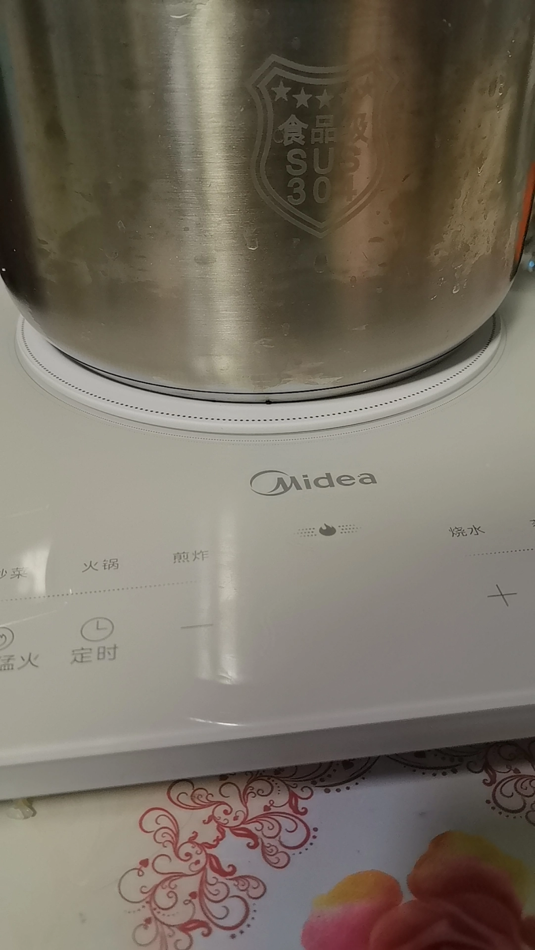 颜控厨房选手，但挑锅像选妃🤔