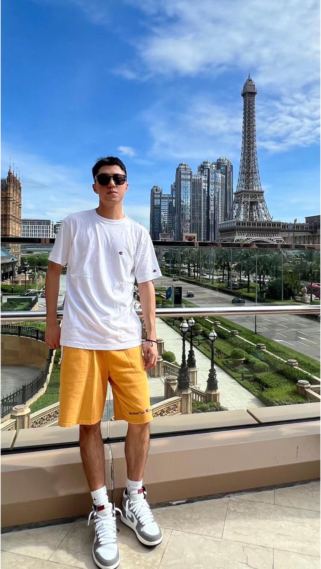救命！这件 T 恤承包我整个夏天
