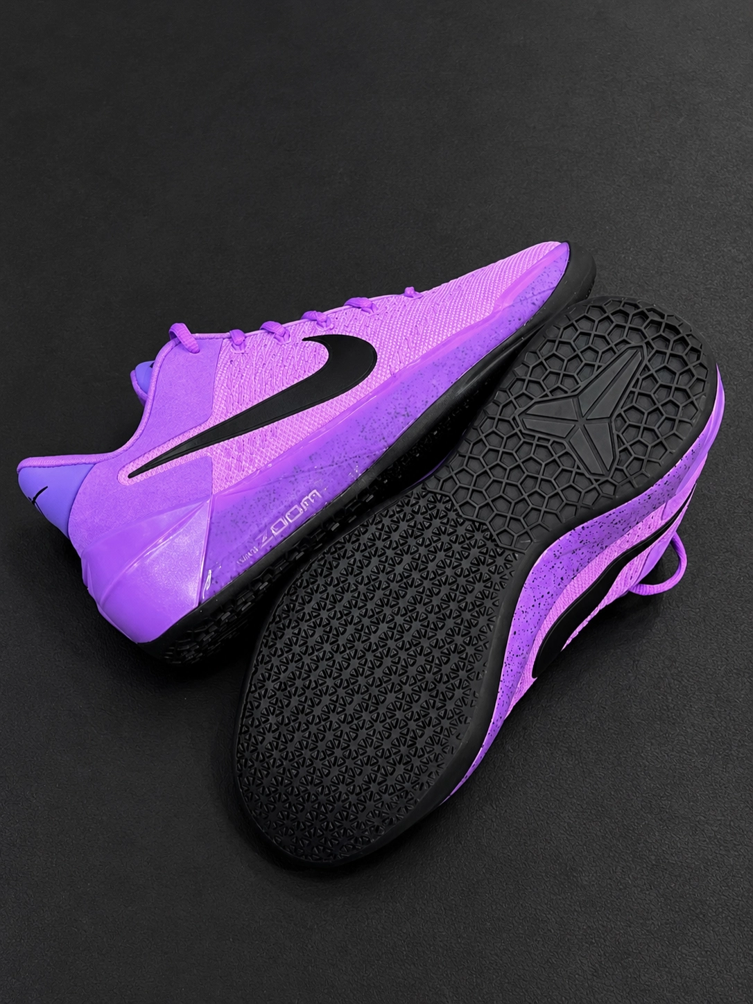 ✨十年首次复刻!Kobe AD紫星尘:ZoomX+React双核升级,贴地感💯