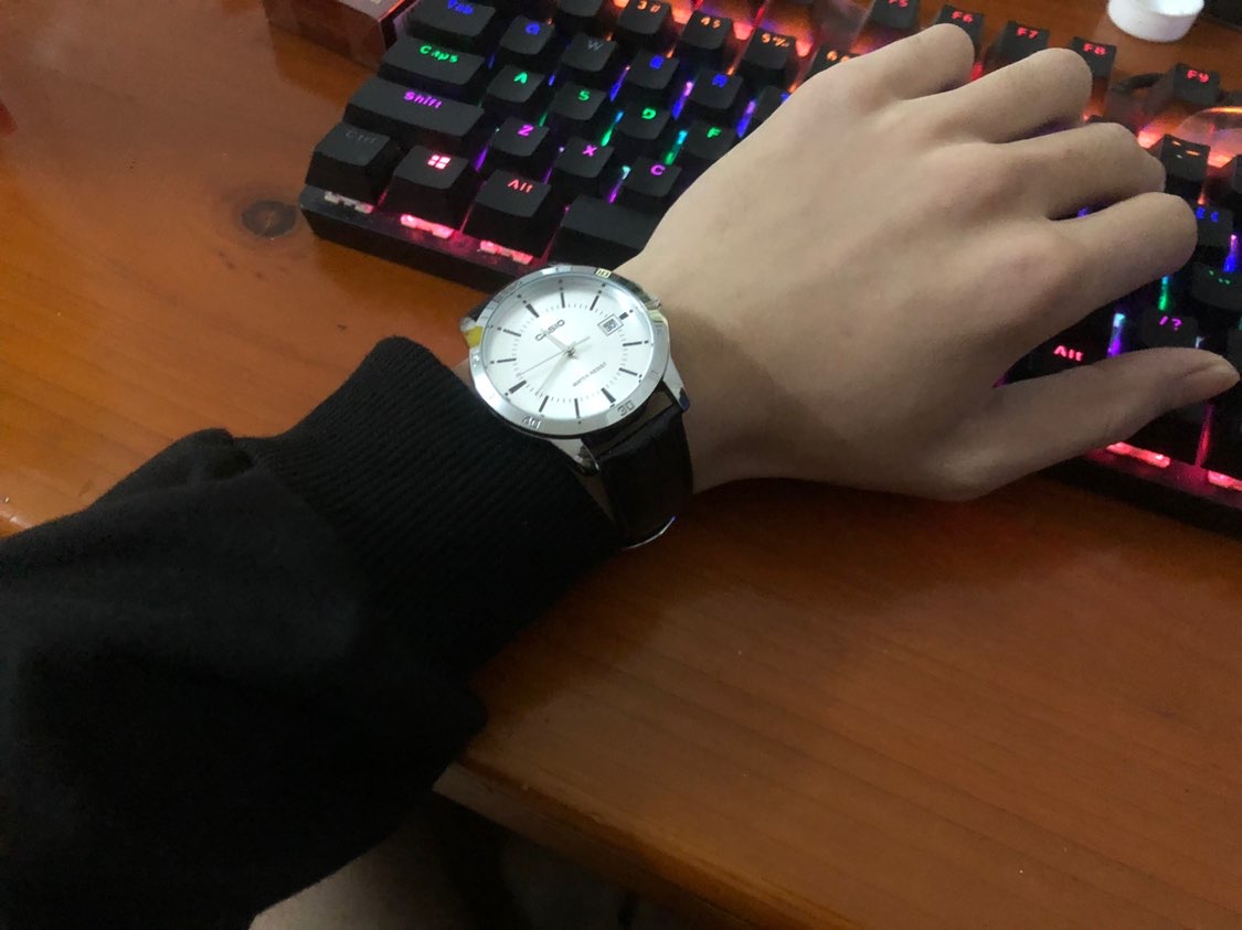 新入手的手表好看哈哈

图源网络，侵删