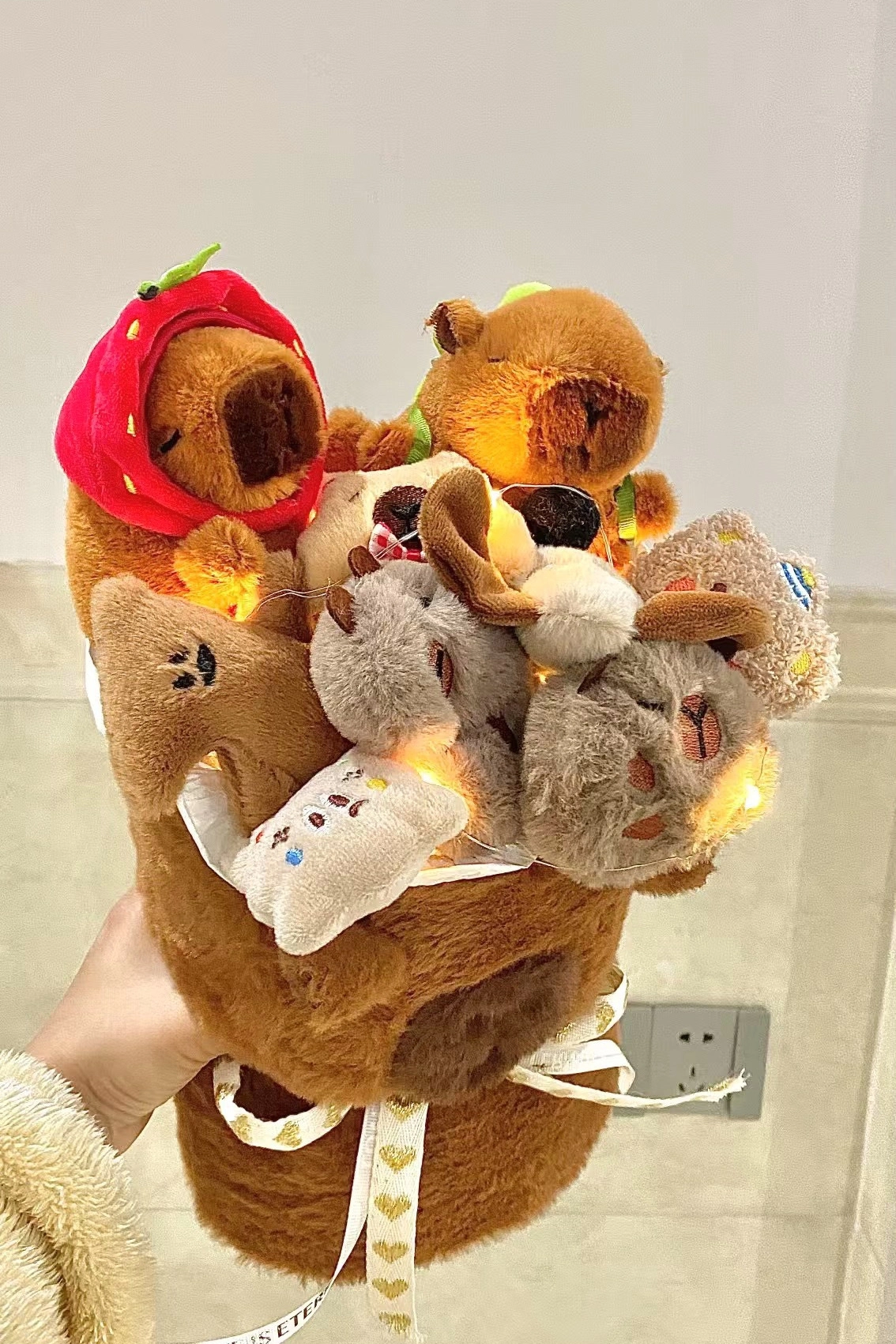 这束卡皮巴拉花束把我可爱到跺 jio！