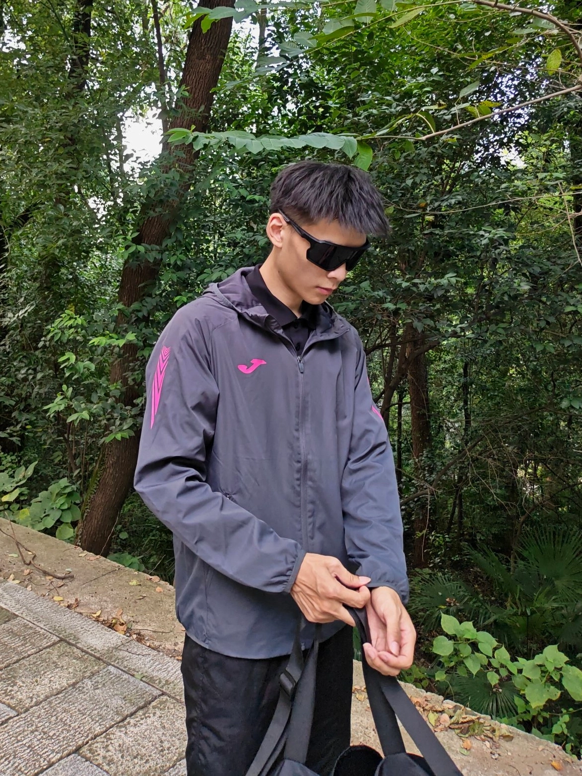 秋季开学！这件运动外套舒适又帅气！