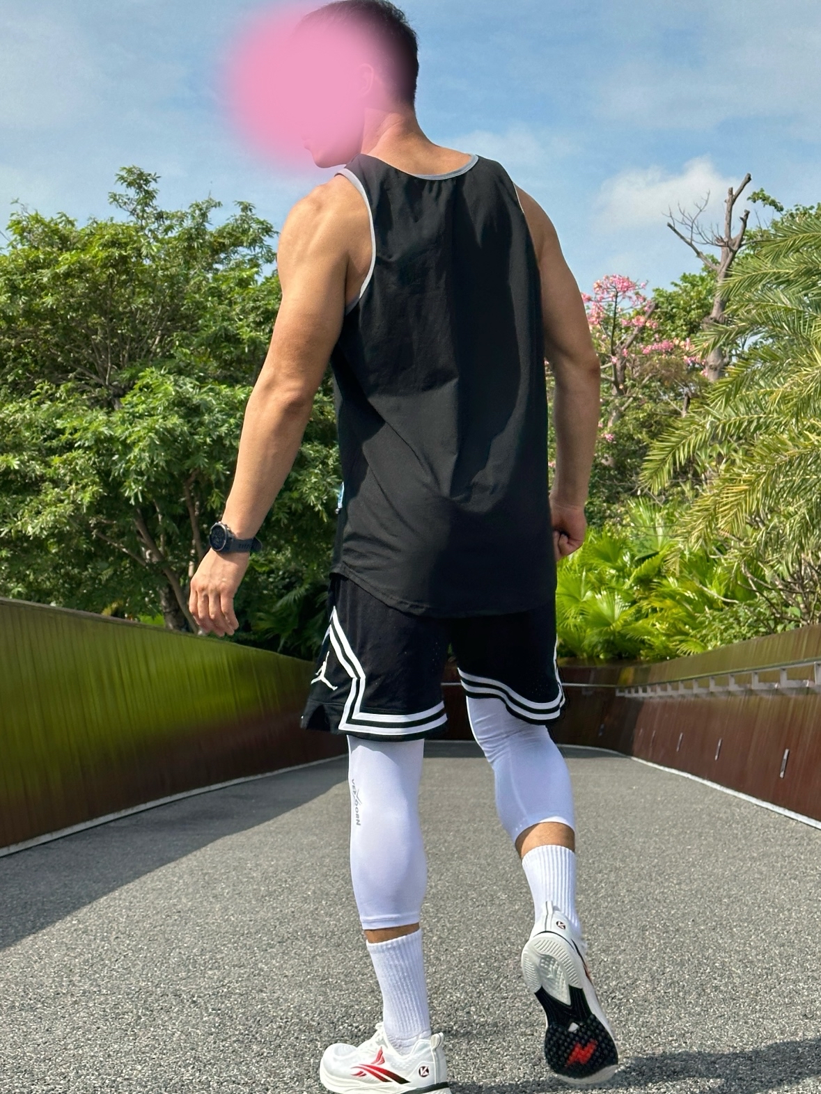 透气性一般🙅‍🙅‍🙅‍不很舒服的感觉😭