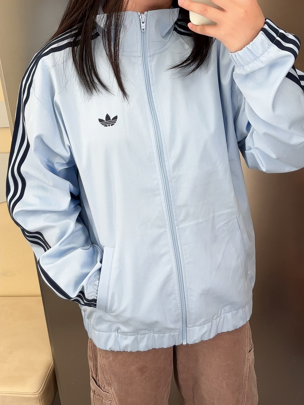 浅蓝夹克，穿出学院运动风
