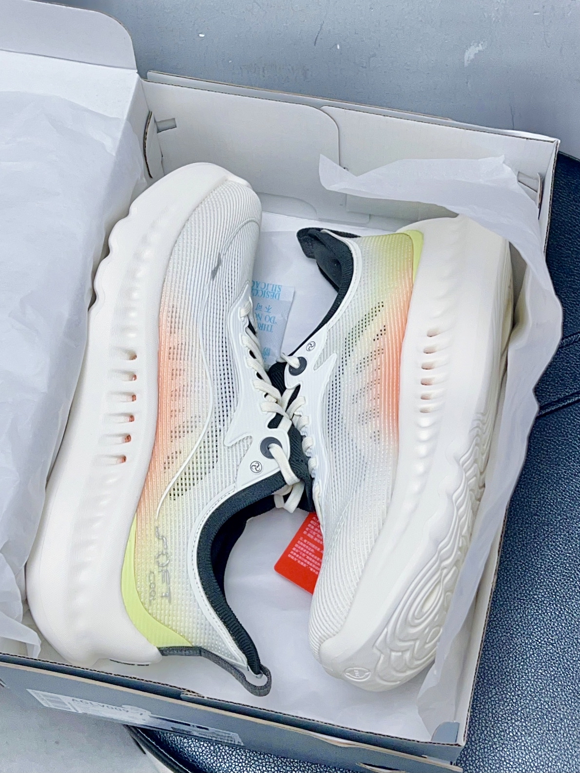 李宁是越来越大胆，整出这么独特的排气孔