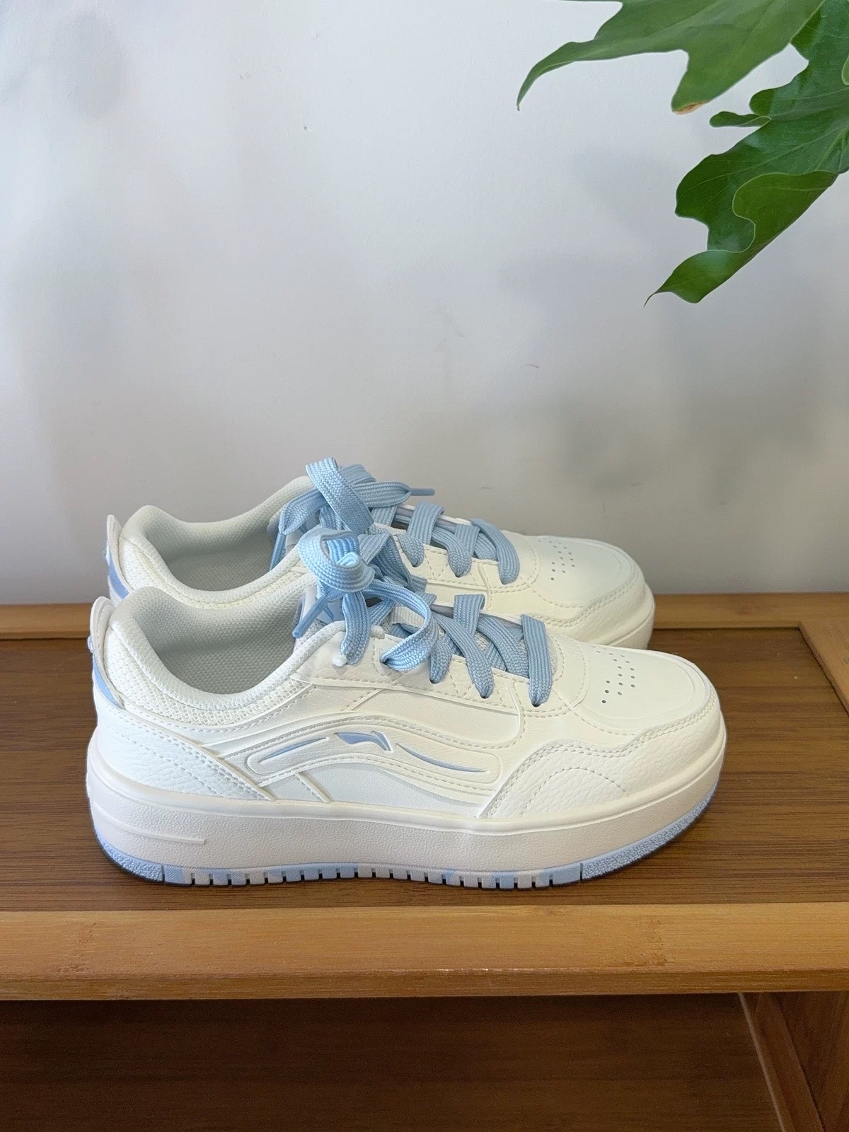 被闺蜜追着问的清甜小白鞋👟