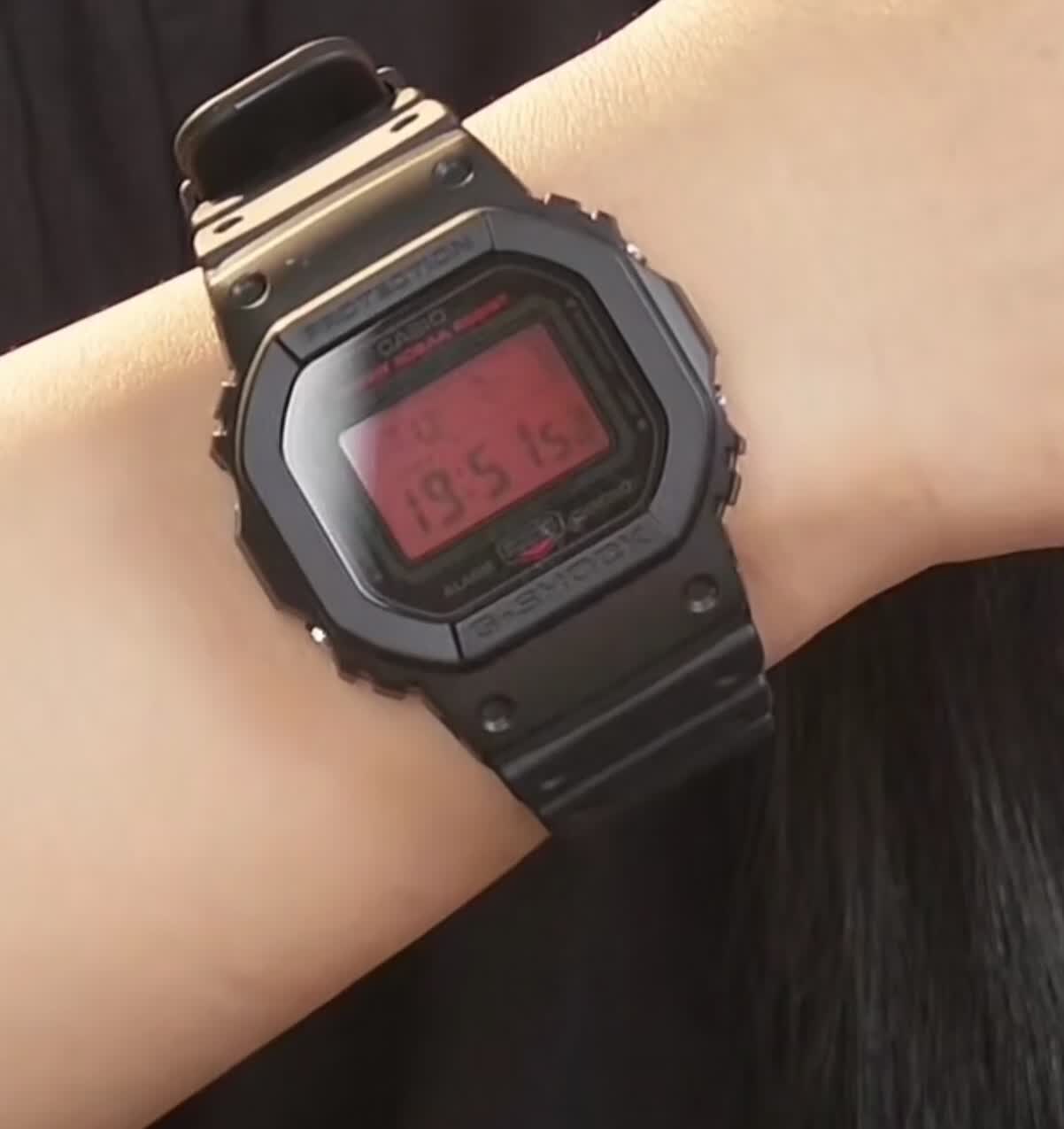 撞色小方块，戴出复古潮