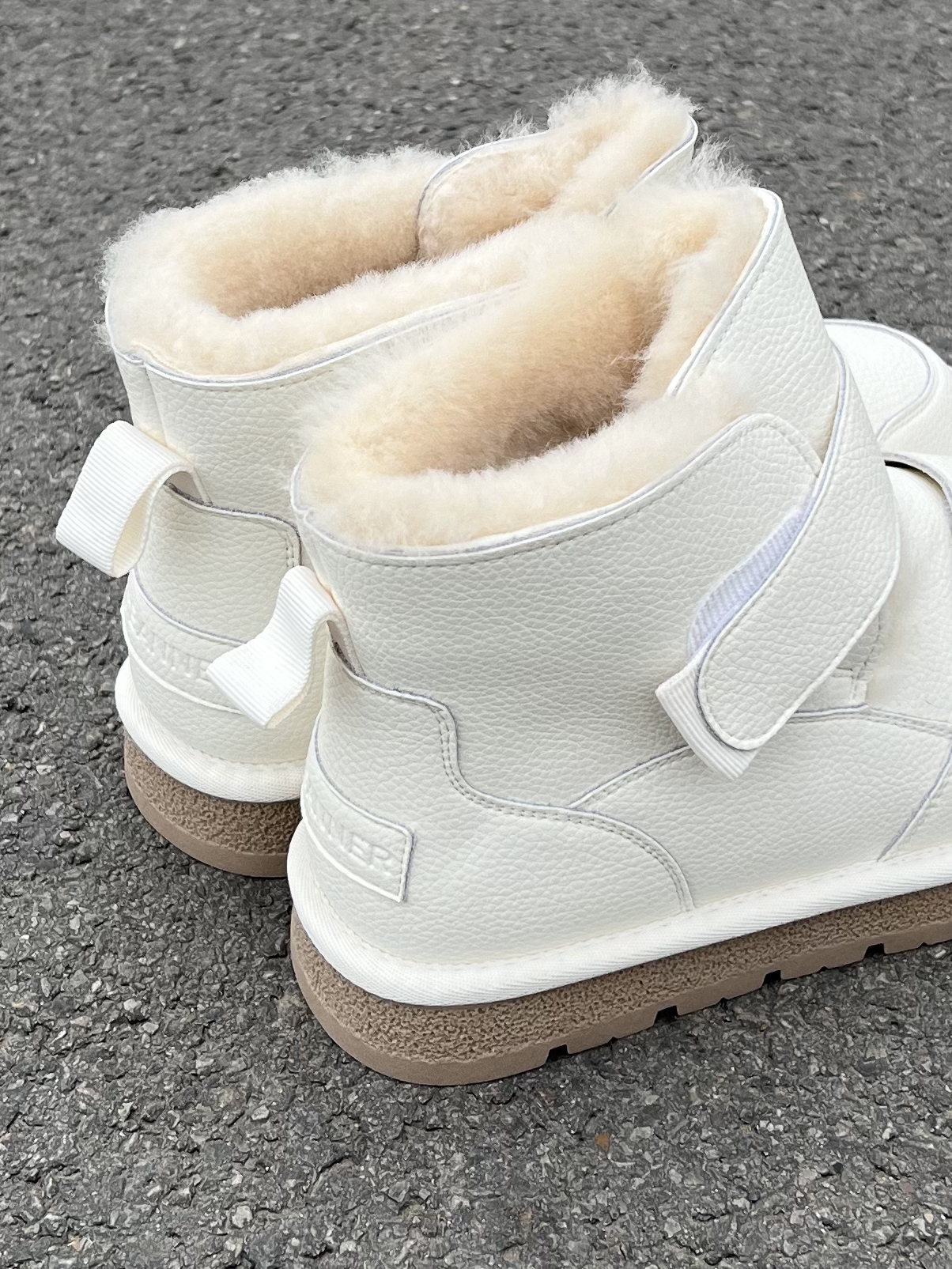 哇趣！雪白雪白的雪地靴真的好适合这个冬天❄️