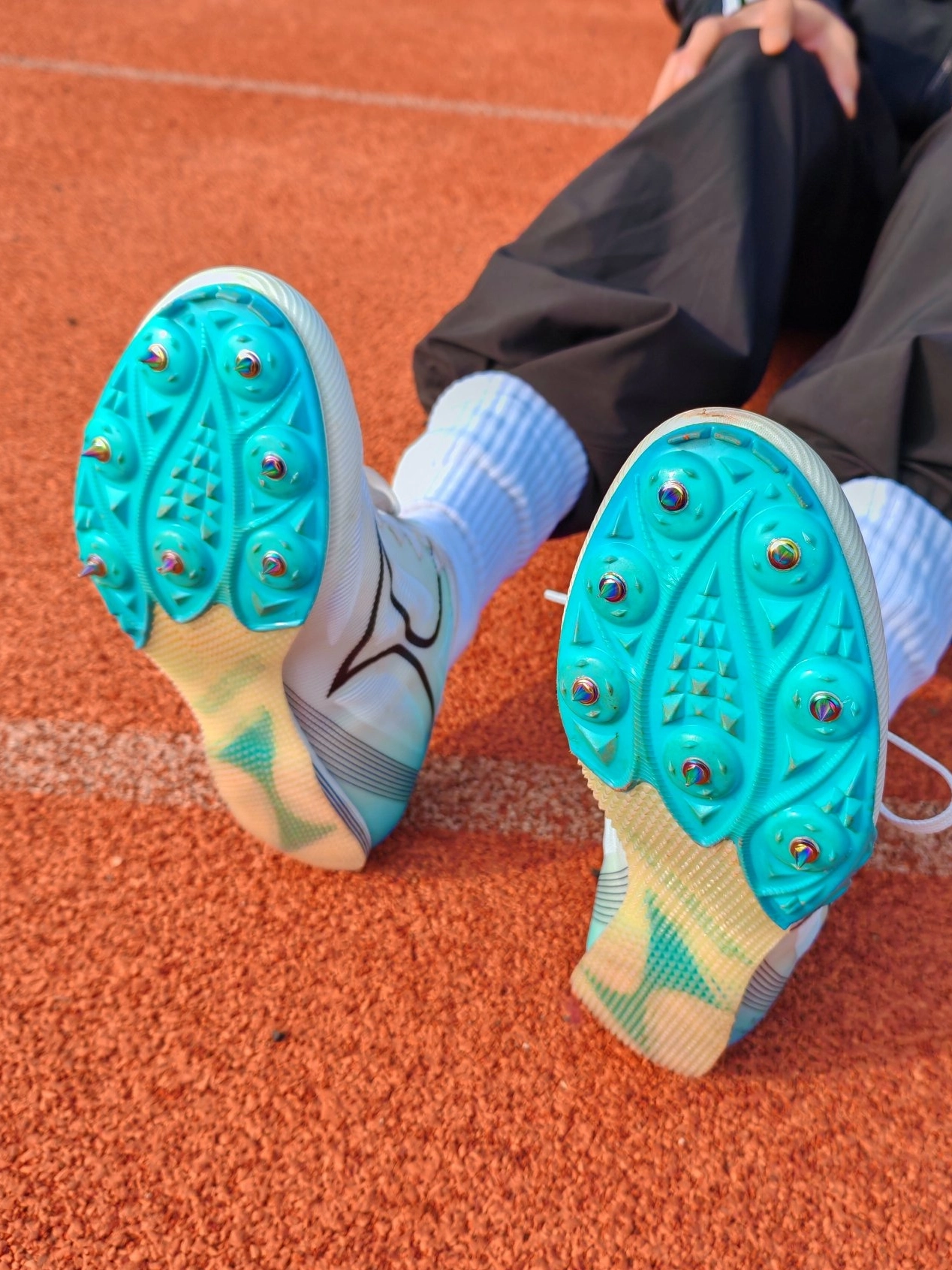 炫彩钢钉!耐磨!起跑挺给力!