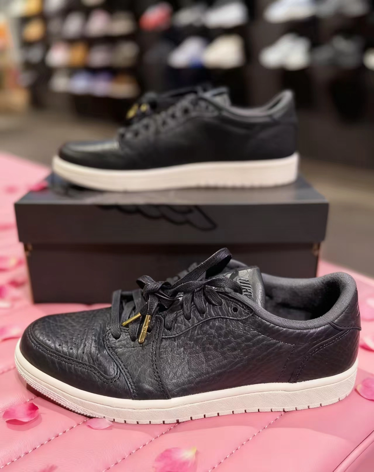 低帮+复古风，这鞋显腿长还百搭👟