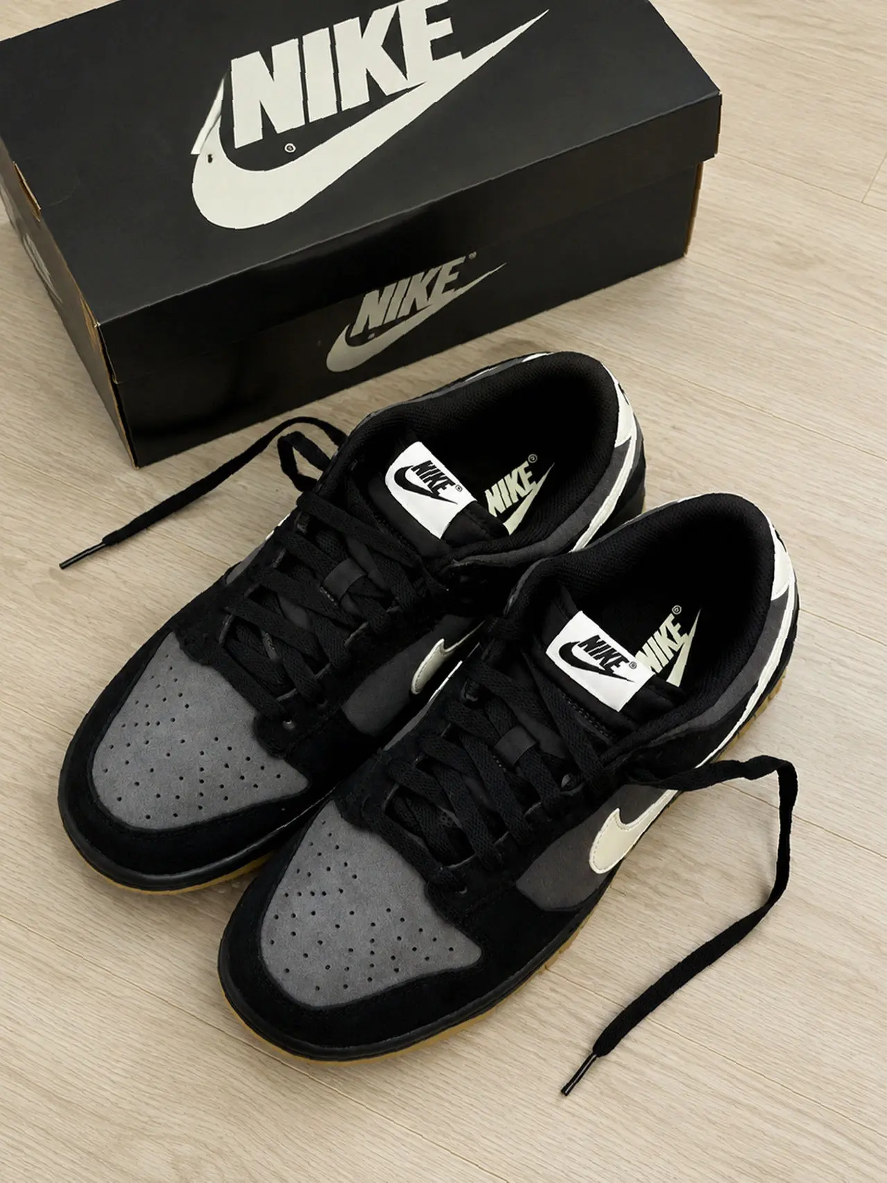 Nike Dunk|黑灰生胶,低调耐看的复古板鞋