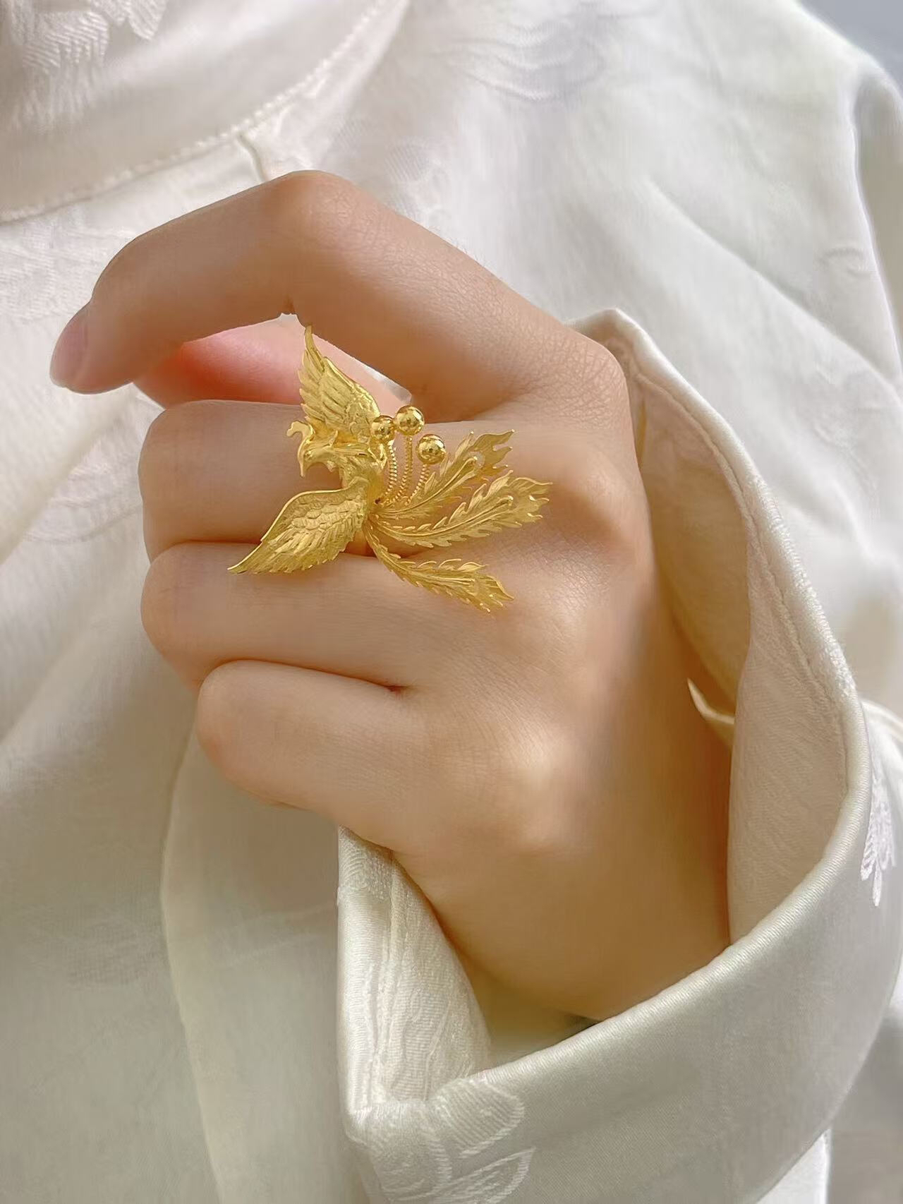 被老凤祥这戒指拿捏住了！国风感绝绝子