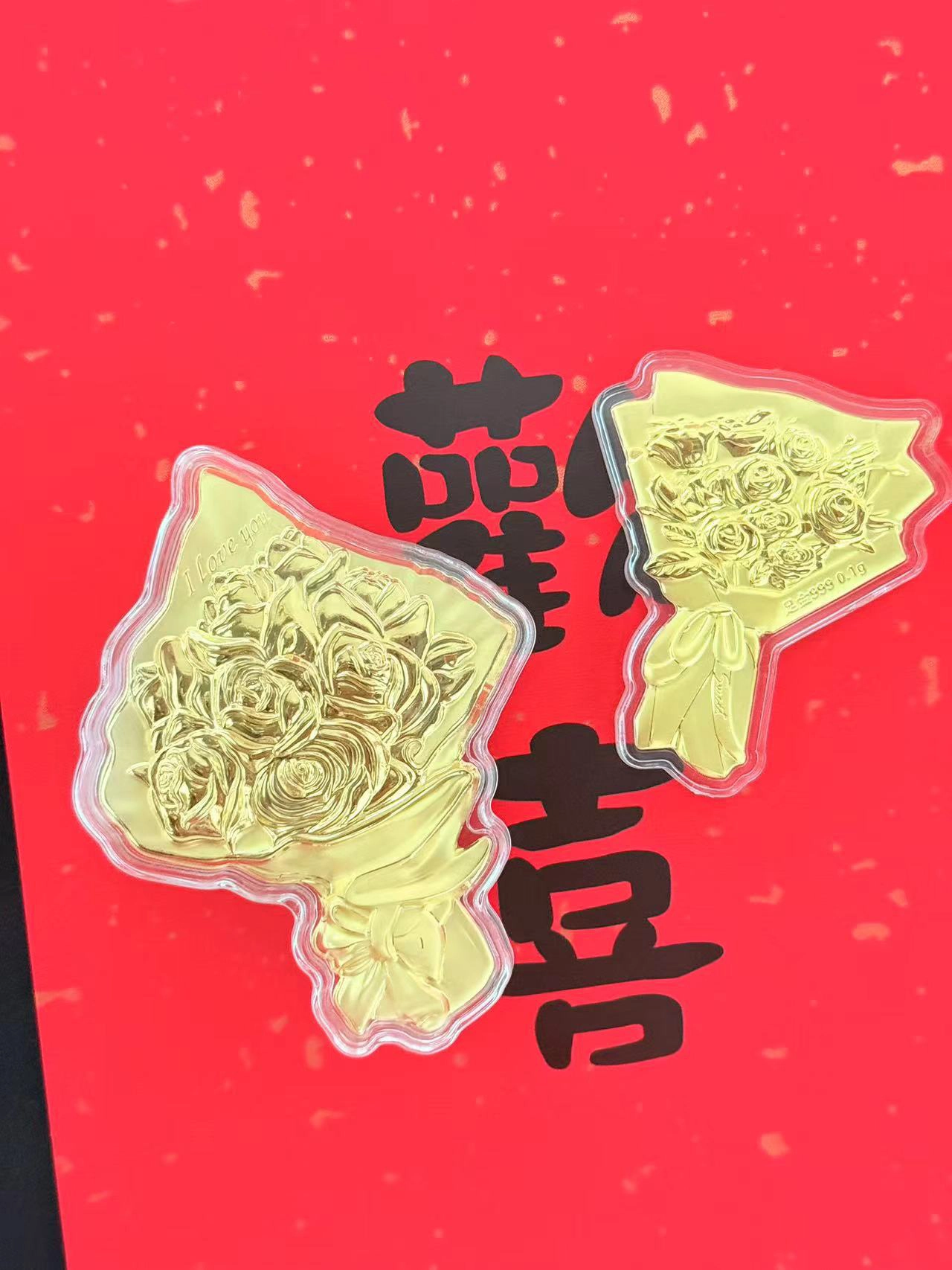 花束里的金片惊艳到我了