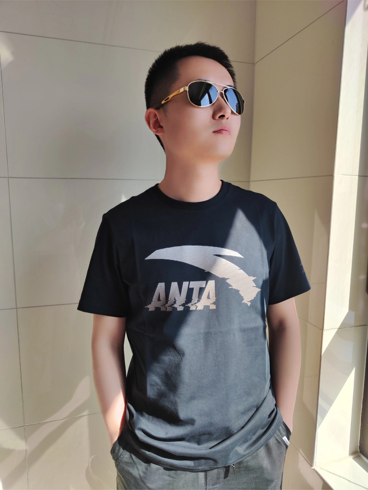 安踏这 T 恤我能穿到天荒地老！太好搭了