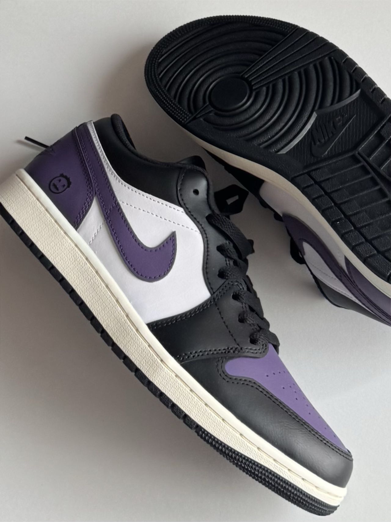 上课第一天,我要穿AJ😁✌️