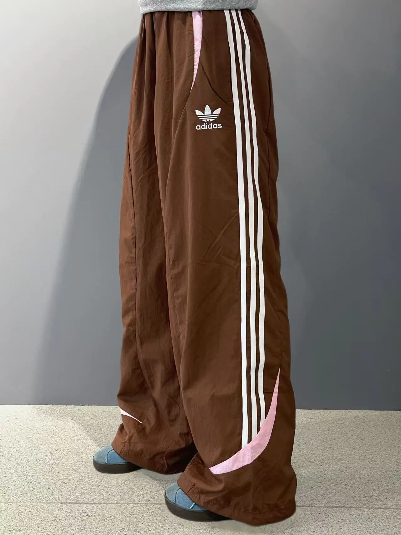 穿搭刚需!adidas三叶草宽松运动长裤