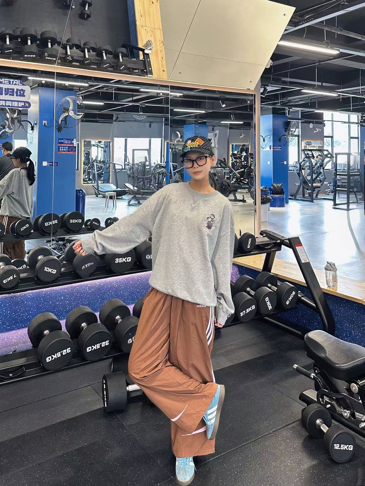 穿搭刚需!adidas三叶草宽松运动长裤