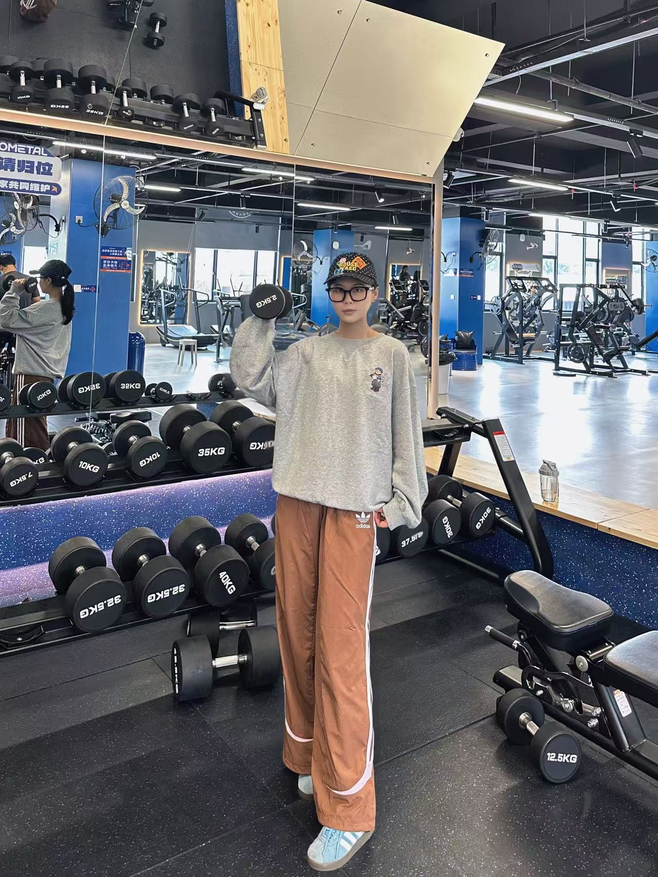 穿搭刚需!adidas三叶草宽松运动长裤