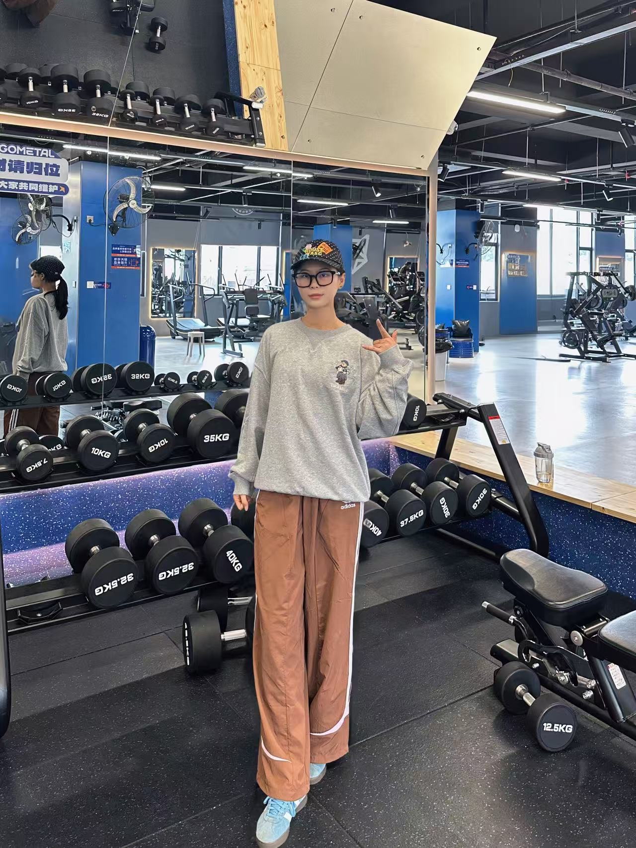 穿搭刚需!adidas三叶草宽松运动长裤