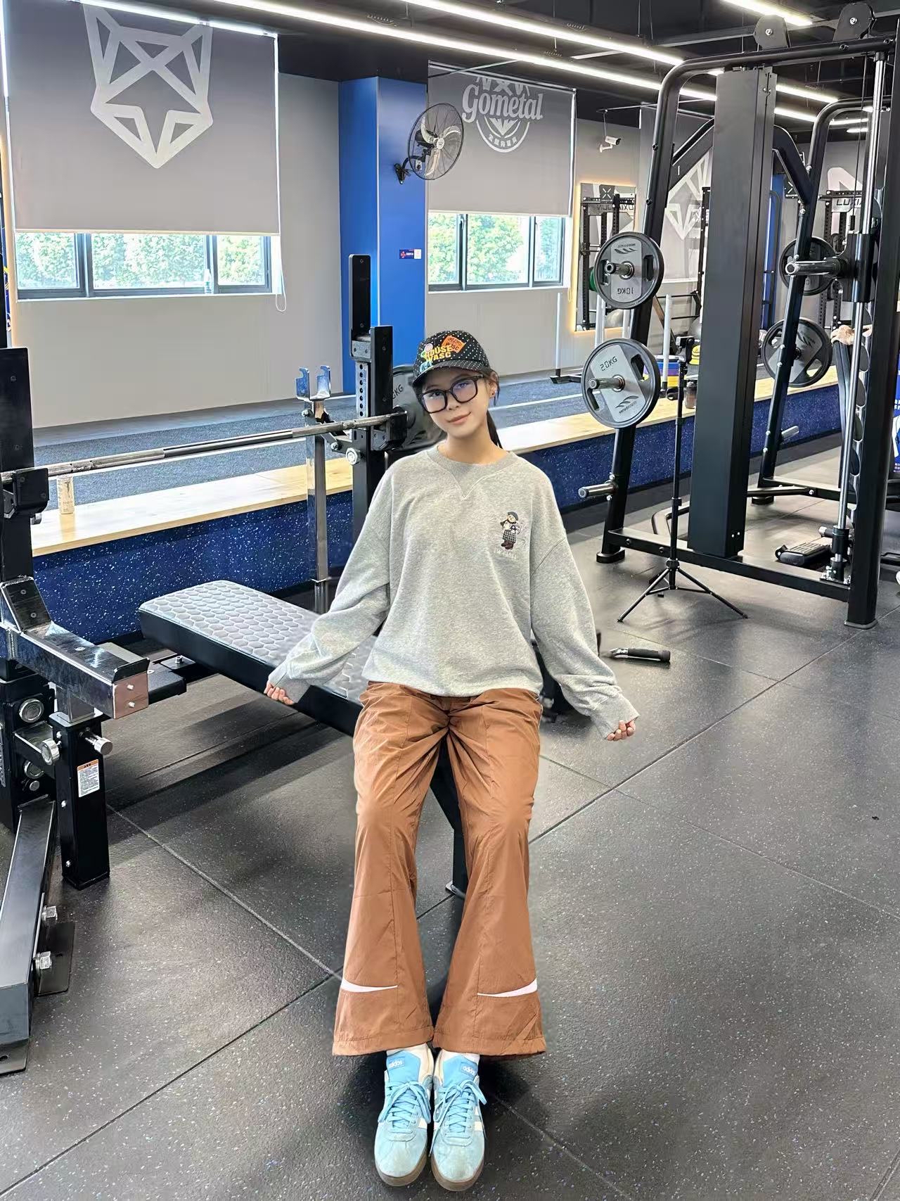 穿搭刚需!adidas三叶草宽松运动长裤