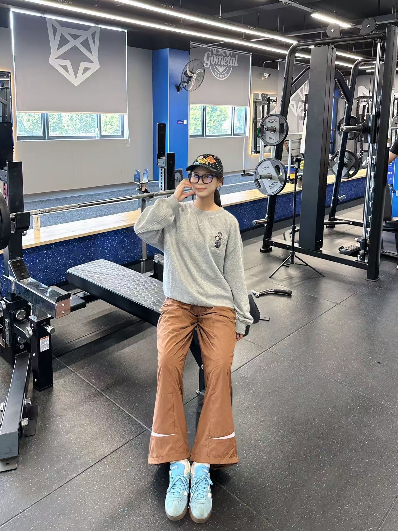 穿搭刚需!adidas三叶草宽松运动长裤