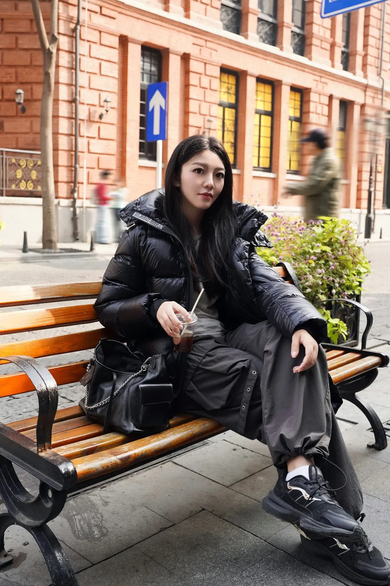清冷感穿搭🧊秋冬街头穿羽绒服的酷女孩