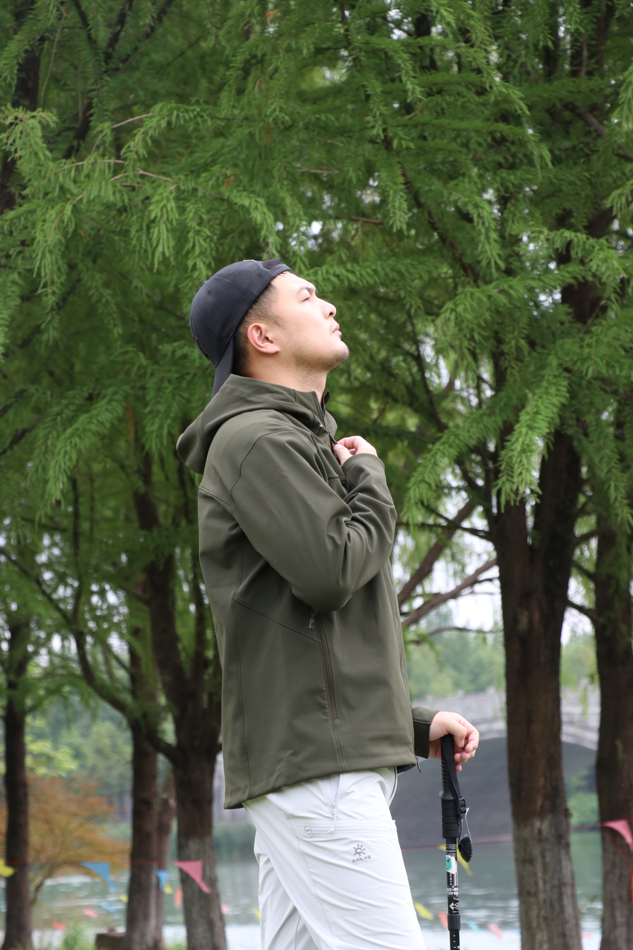 白色估计也就我敢冲了!户外走走忘记平日烦恼